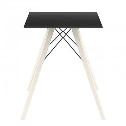 Table à manger Vondom Faz Wood plateau carré noir et pieds chêne naturel