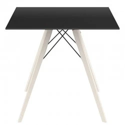 Table à manger Vondom Faz Wood Plateau 80 Carre Noir et Pieds Chêne Blanchi